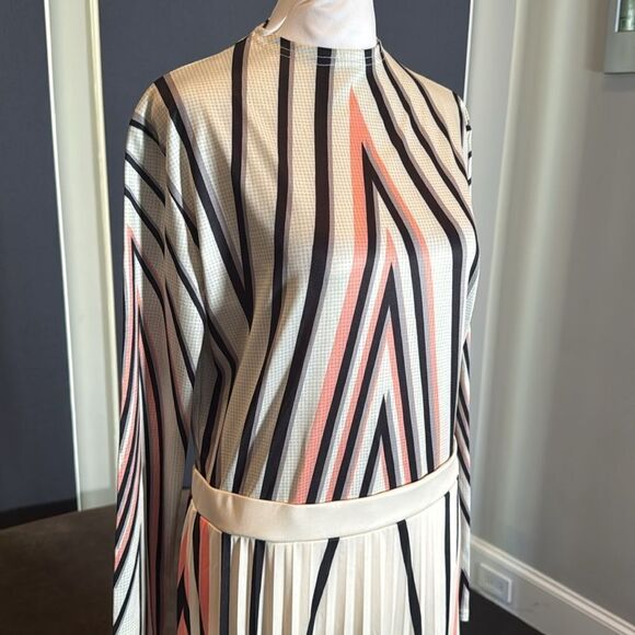 Women’s Long Sleeve Printed Casual Maxi Dress with Pleated Skirt Size M - Picture 4 of 14